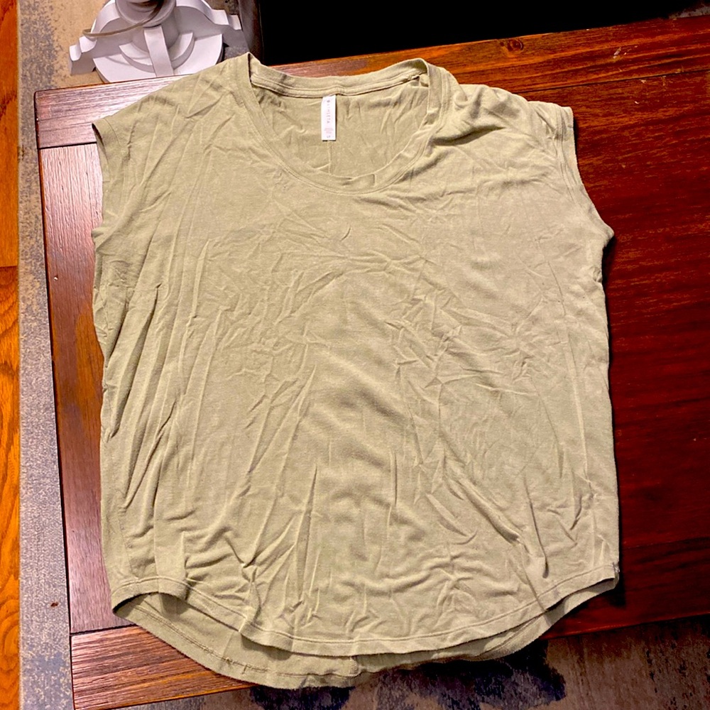 Athleta Brand Cloudlight Stratus Tee in Olive Green